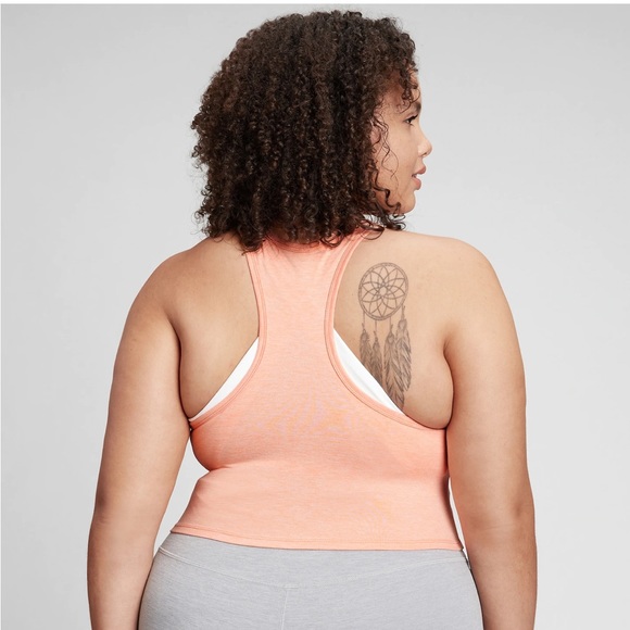 GapFit Brushed Tech Jersey Crop Tank - Picture 5 of 6